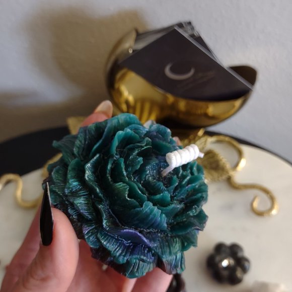 Peony Flower Beeswax Aromatherapy Candle Set w/ Diffuser, Crystals & Potpourri - Picture 5 of 15